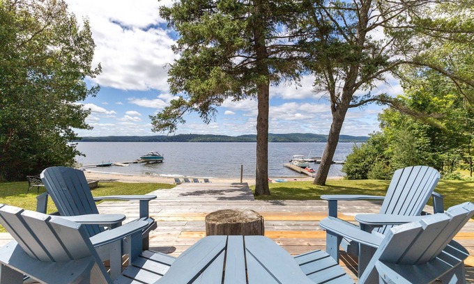 Cheneville Cottage | Lakefront Cottage Sandy Beach Spectacular Sunsets.