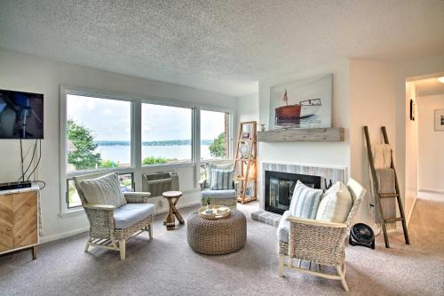 Dewittville Apartment | Lakefront Dewittville Condo with Private Deck!
