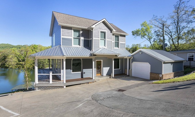 Maynardville House | Lakefront Escape on Norris Lake w/Kayaks