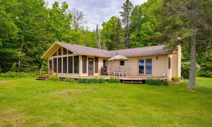Manitowish Waters Cabin | Lakefront haven with three living areas and WiFi