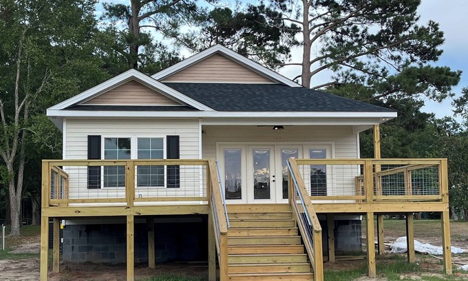 Manning House | Lakefront Home at Lake Marion, SC Santee, SC in Wyboo Creek 5 Min to Golf Course