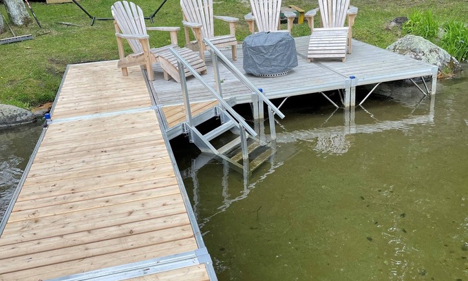 Oakland House | Lakefront home near Colby College and Thomas College