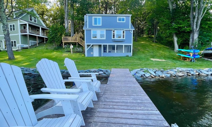 Hinesburg House | Lakefront Home on Lake Iroquois