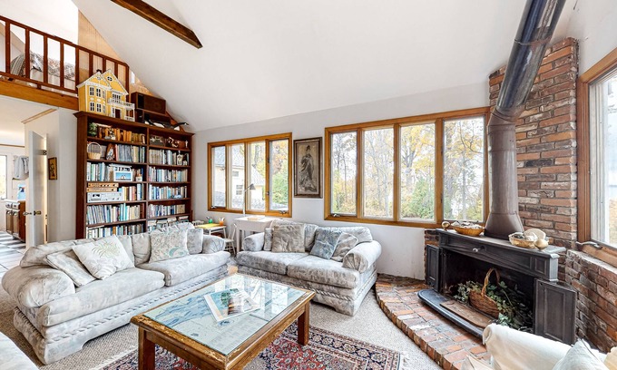 Isle La Motte Cabin | Lakefront Home with Private Beach & Gorgeous Peninsula Location - Dogs OK