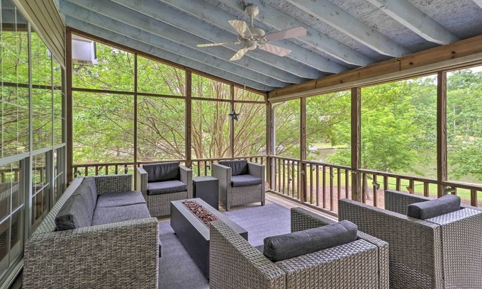 Lake Oconee Cottage | Lakefront House with Private Dock + Fire Pit!