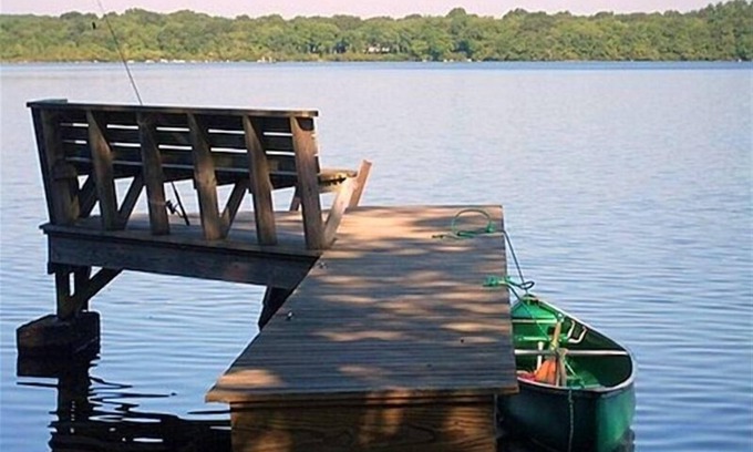 South Kingstown House | Lakefront Log Cabin nnTaking reservations for the 2025 Season