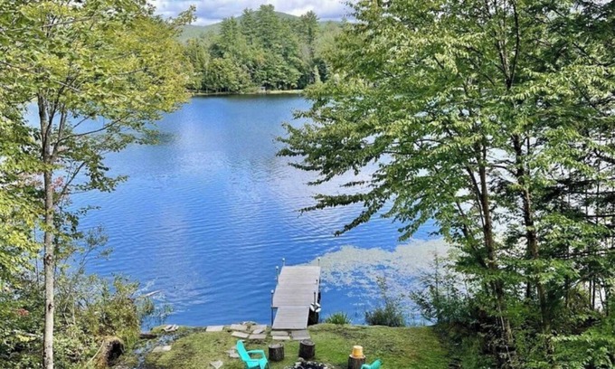 Woodsville Cabin | Lakefront Log Home in White Mountains! Dog-Friendly!