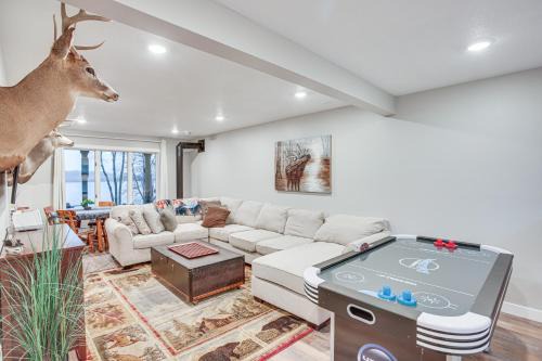 Annandale House | Lakefront Minnesota Vacation Rental with Dock
