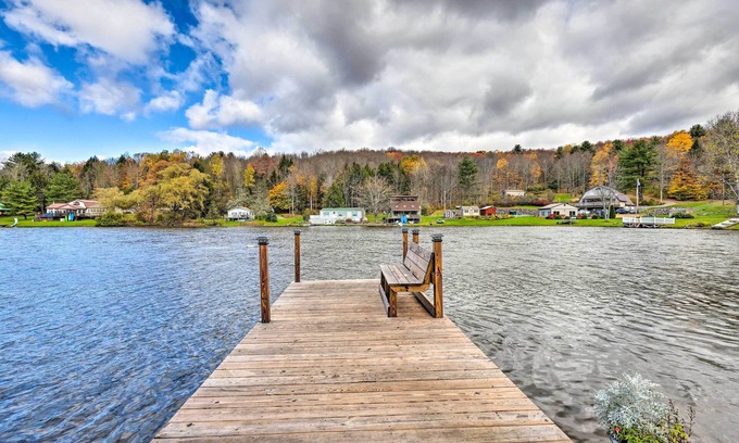 Morton House | Lakefront Montrose Home w/Dock, Pedal & Row Boats