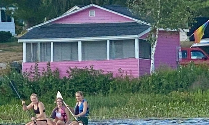 Northwood Cottage | Lakefront Pink Cottage
