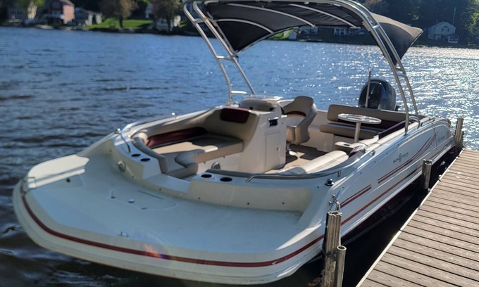 Charlton House | Lakefront : private dock, kayak, fire pit, boat rental & tubing option for kids