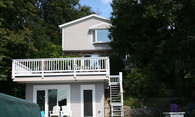 Oconomowoc House | Lakefront Retreat - Private Dock, Fire Pit & Panoramic Sunset Views