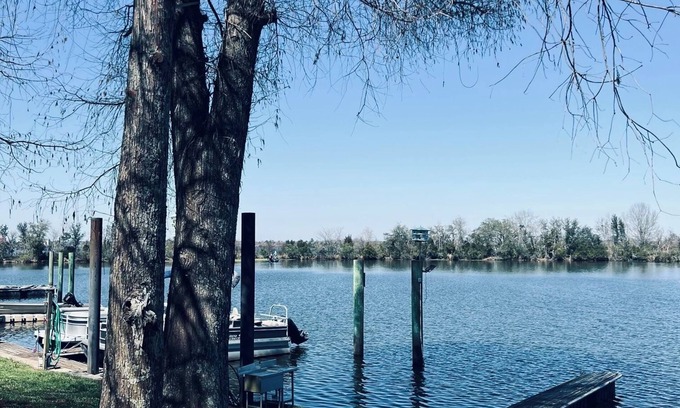Madisonville House | Lakefront retreat 1-bedroom condo in serene natural surroundings in Madisonville