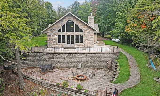 Gleason House | Lakefront Retreat in Gleason Northwoods