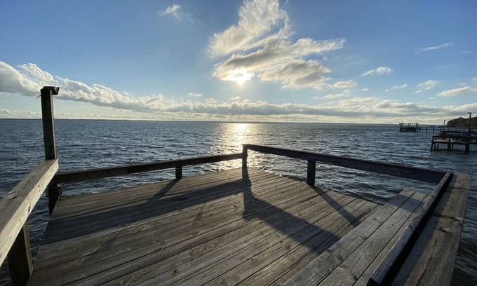 Summerton House | Lakefront Stay on Santee
