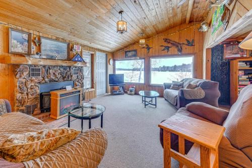 Suring House | Lakefront Suring Home with Pool Table and Views!