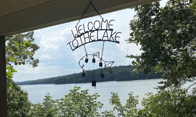 Albemarle House | Lakefront Tillery Getaway- Pontoon Boat for Rent and Pet Friendly
