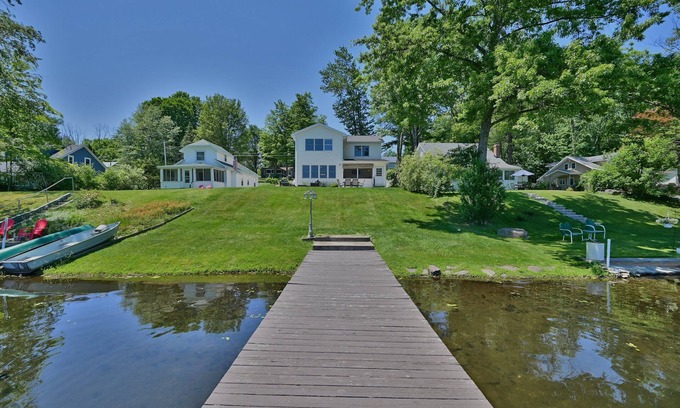 Factoryville House | Lakefront Tranquility near Elk Mountain