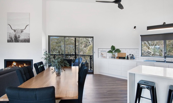 East Jindabyne Apartment | Lakefront@tyrolean is a high end apartment that has your holiday plans sorted.