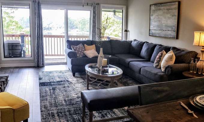 Mid America Condo | Lakefront with covered boat slip