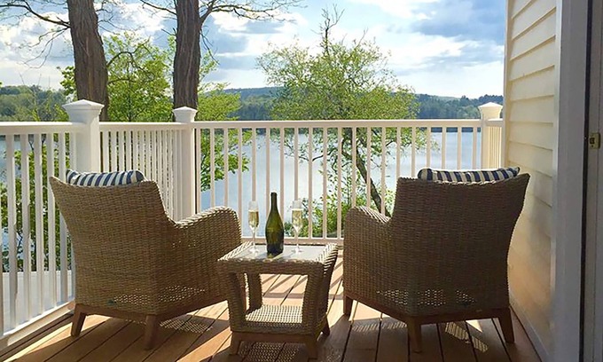 Lenox Dale Bed & Breakfast | Lakehouse Inn