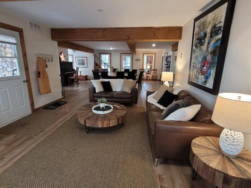 Val-des-Monts House | Lakehouse on Majestic Lac St Pierre