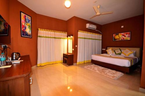 Vazhavatta House | LakeRose Wayanad Resort - Lake view