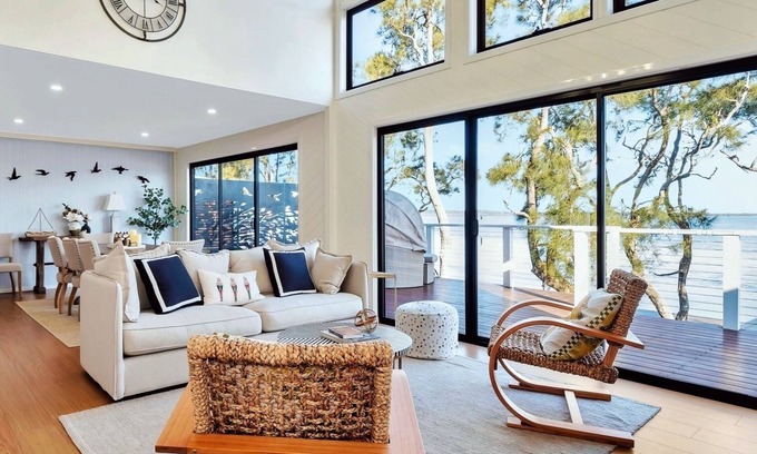 Tegerin House | Lakes Breeze: A Picturesque Waterfront Lake House with Lots of Fun
