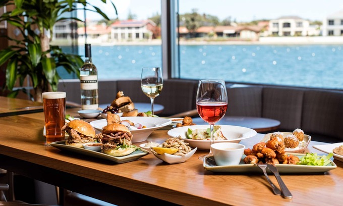 West Lakes Hotel | Lakes Hotel