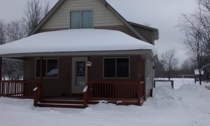 Elmira Cottage | LAKES OF THE NORTH GOLF, SNOWMOBILE, ORV, FISH, SWIM, HIKE, AND HUNTING COTTAGE
