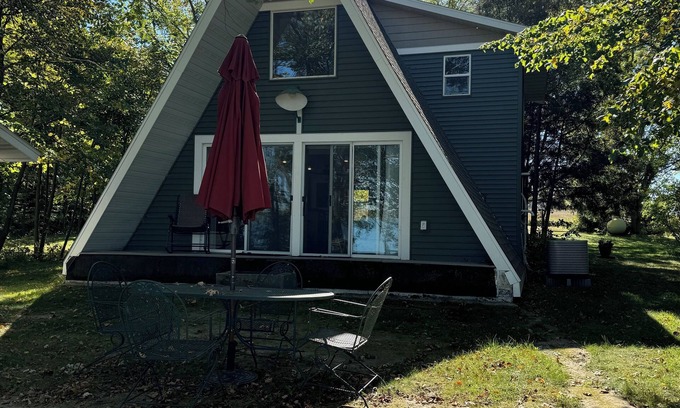 Long Prairie Cabin | Lakeshore Cabin , Great Fishing, Tubing, and Skiing