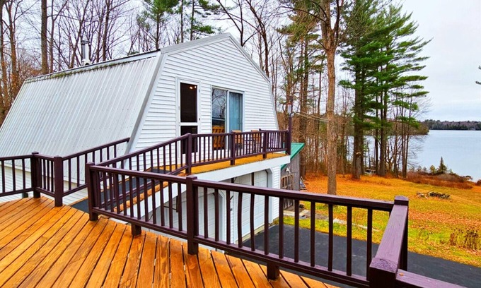 Monson Apartment | Lakeshore Retreat- Walk to town*Snowmobile Access
