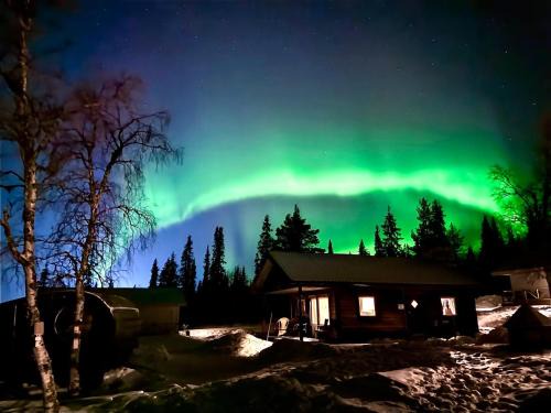 Kiruna House | LAKESIDE AURORA CABINS