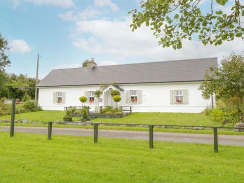 Ballyroddy House | Lakeside Cottage