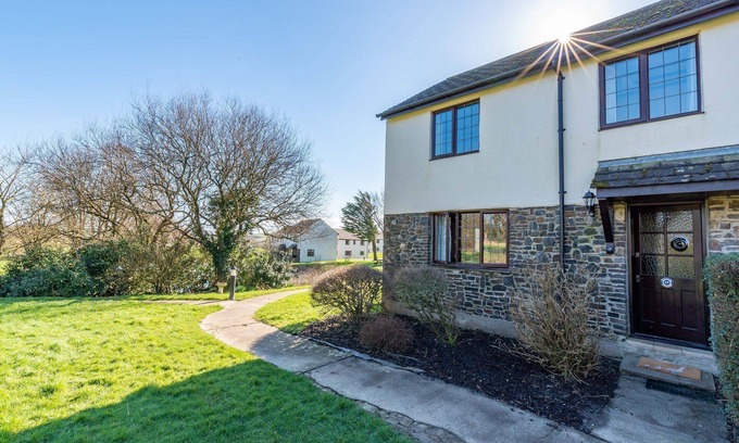 North Buckland Apartment | Lakeside Cottage - Three Bedroom House, Sleeps 6