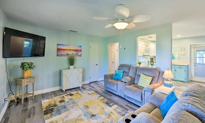 Crescent City Cottage | Lakeside Crescent City Cottage: Boat + Dock!