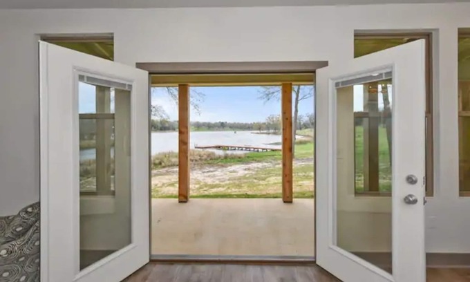 Lindale Condo | Lakeside Getaway #4 near Canton Trade Days