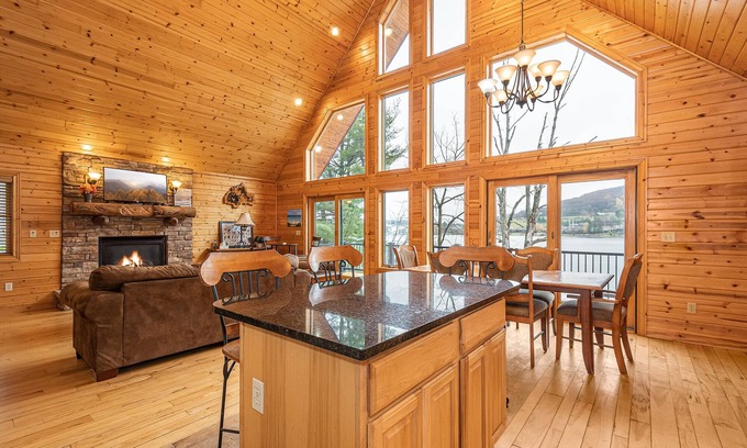 McHenry Cottage | Lakeside Lodge