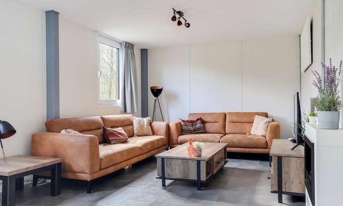 Noordwolde House | Lakeside Luxury; Sauna & Hot Tub