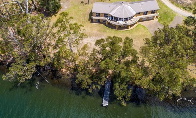 Yatte Yattah House | Lakeside Retreat - Private Oasis