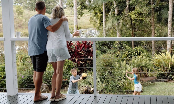 Booroobin House | Lakeside Retreat for 10 – Your Ultimate Getaway