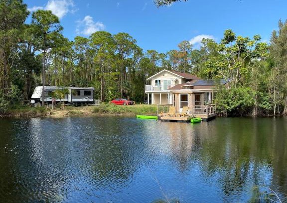 Port Saint Lucie House | Lakeside Retreat