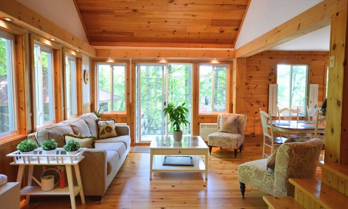 Otter Lake House | Lakeside Retreat with Hot Tub and Bunkie. Sleeps 10