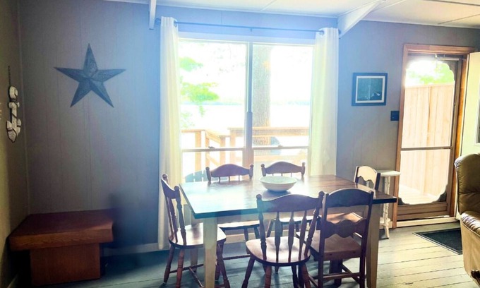Magnetawan Cottage | Lakeside Serenity: Cozy Retreat on Ahmic Lake