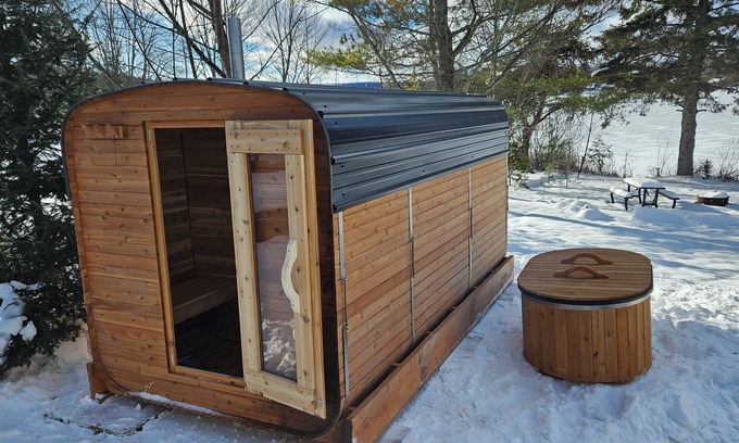 Lac-Cayamant Ski Chalet | Lakeside Therapy waterfront cottage on Lac Cayamant
