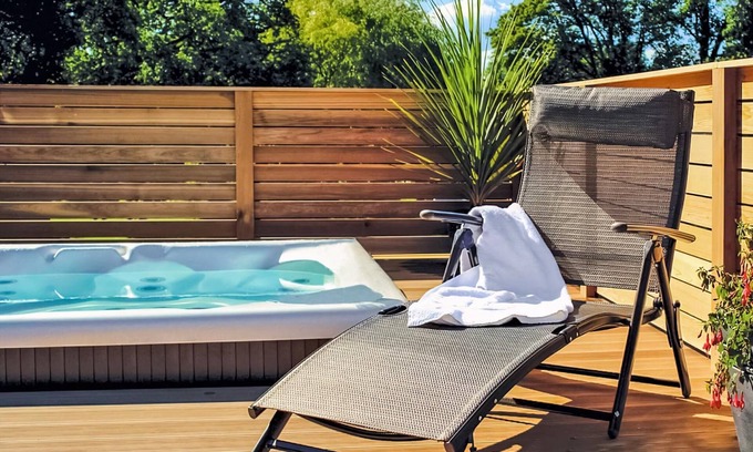 Westcott Ski Chalet | Lakeside Willow Lodge
