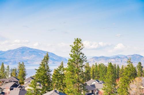 Southwest Mission House | Lakeview 2-bed 2-bath Entire Suite near Summerhill Winery