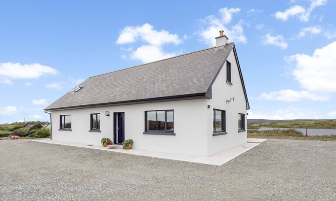 Clifden Ski Chalet | Lakeview House Ballyconneely