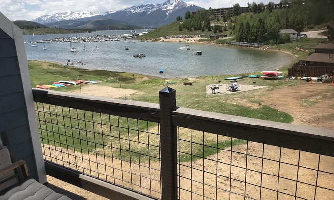 Dillon Condo | Lakeview Mountain Retreat