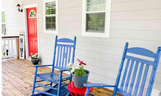 Lavon Apartment | Lakeview Oasis